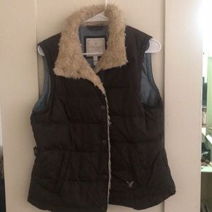 Puffy vest lined with fur